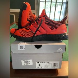 Mens  SZ 9.5 Adidas Ultraboost 5.0 DNA